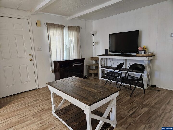 Property Photo:  876 41st #31 Pl NE 31  OR 97301 