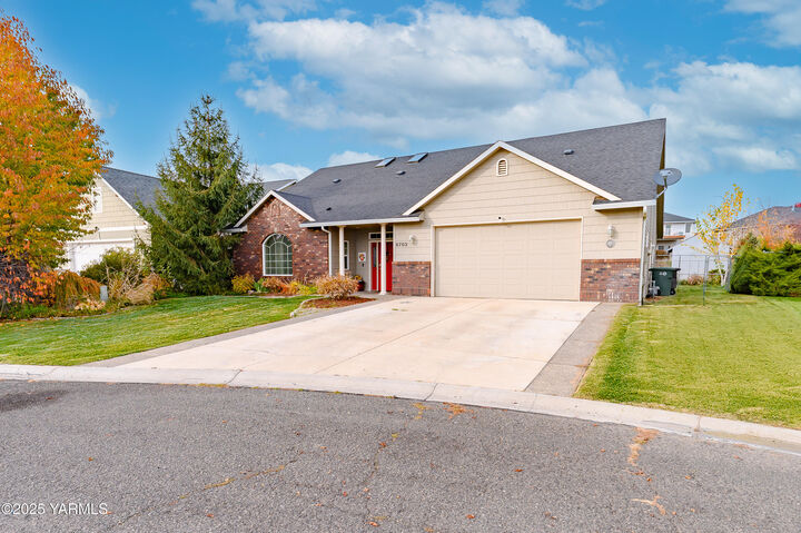 Property Photo:  8703 Webster Ave  WA 98908 