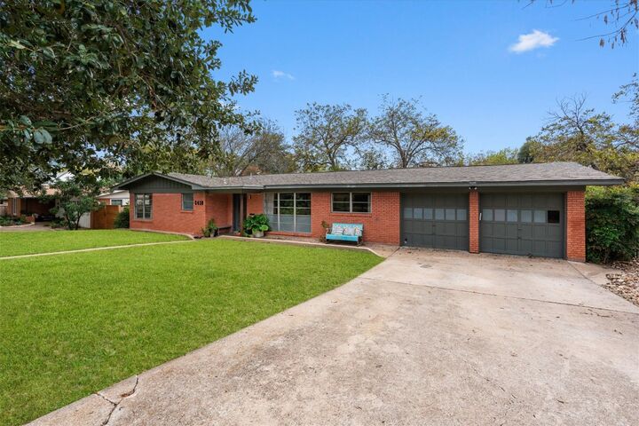 Property Photo: 6410 Wilbur Drive TX 78757