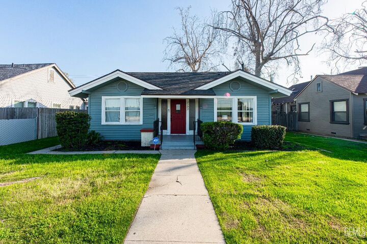 2709 California Avenue  Bakersfield CA 93304 photo