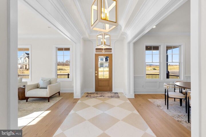 Property Photo: 14914 Mogul Court VA 20197