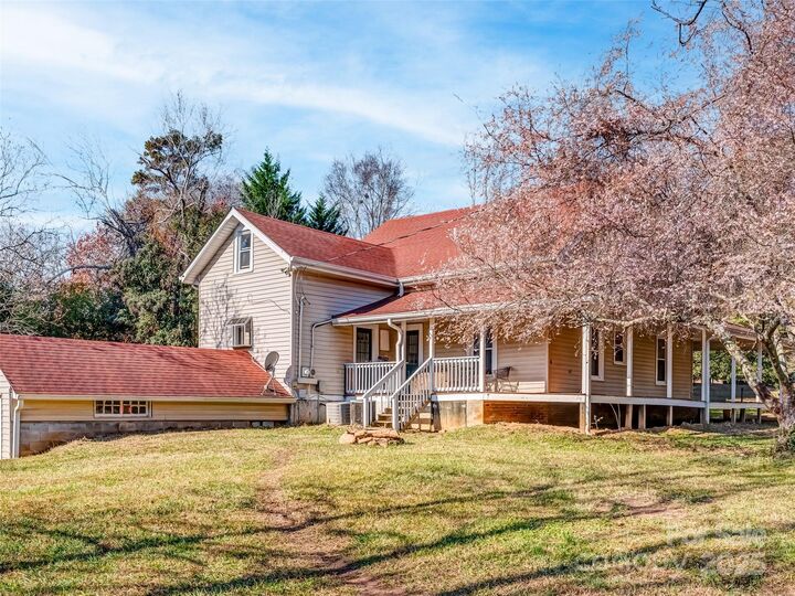 Property Photo:  411 Walker Street  NC 28722 