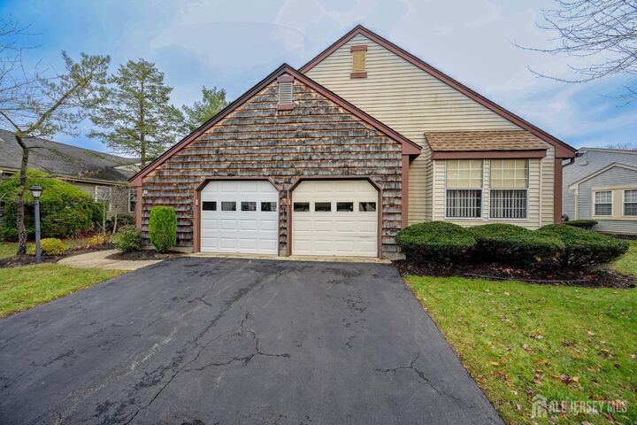 13 Benjamin Franklin Drive  Monroe NJ 08831 photo