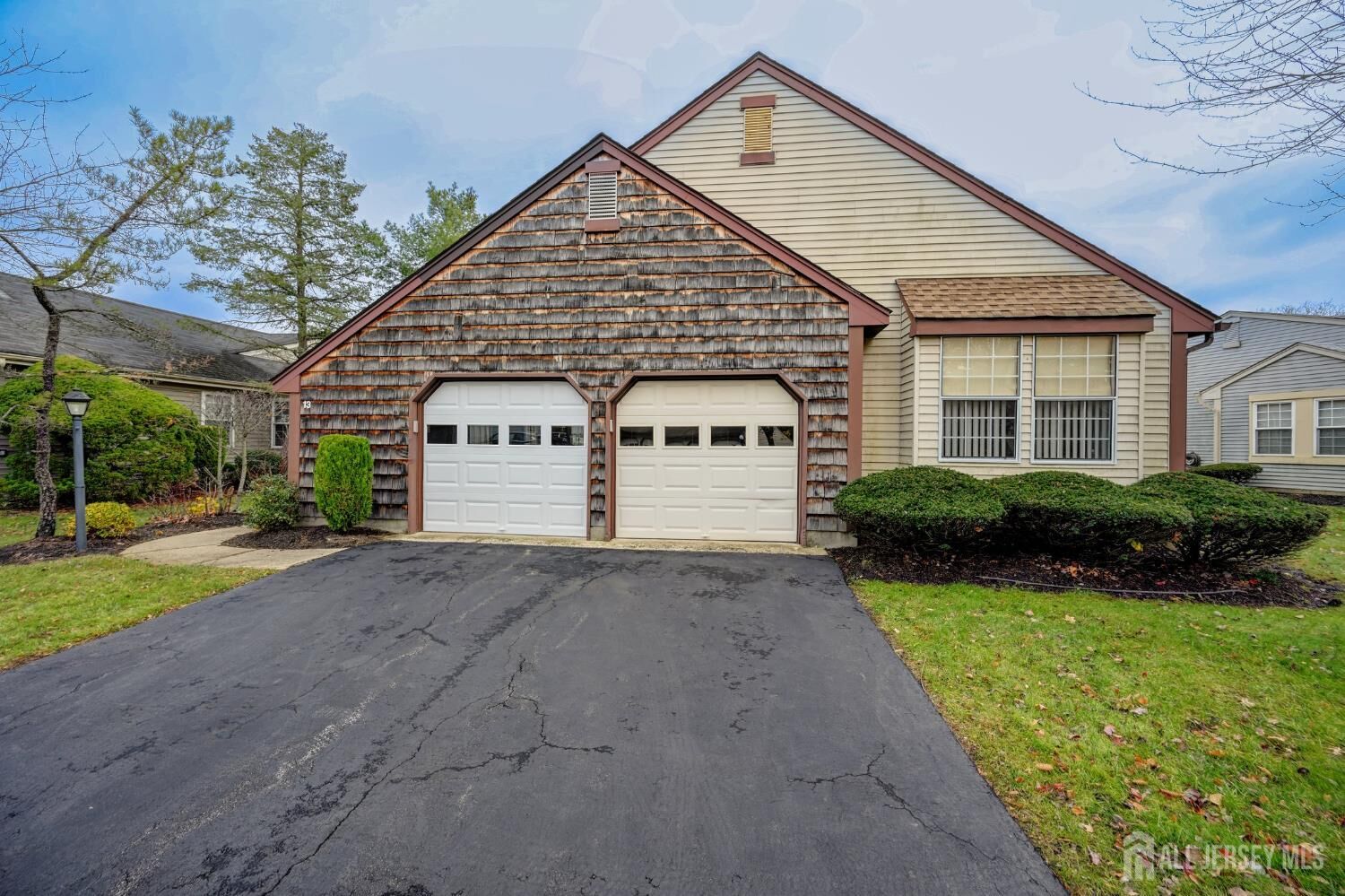Property Photo:  13 Benjamin Franklin Drive  NJ 08831 