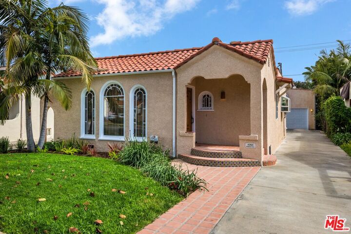 Property Photo: 4264 Mildred Ave CA 90066