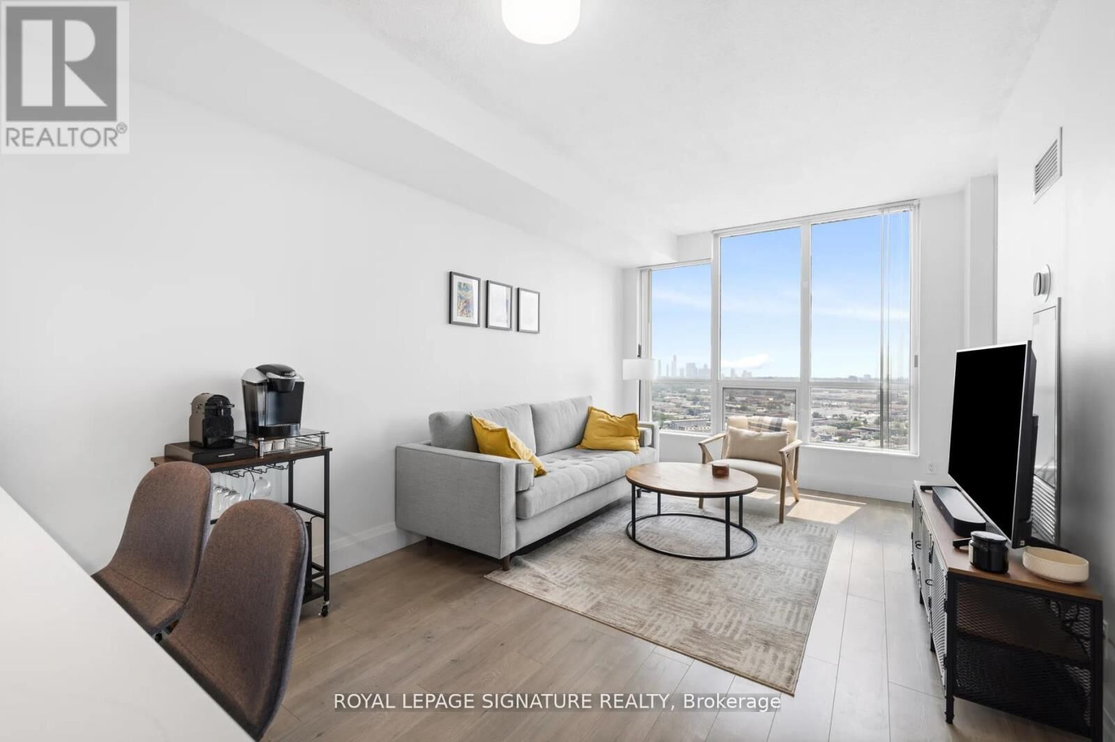 Property Photo:  15 Viking Lane 2110  ON M9B 0A4 