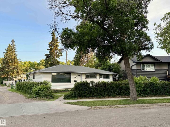 Property Photo:  16415 106 Avenue NW  AB T5P 0X1 