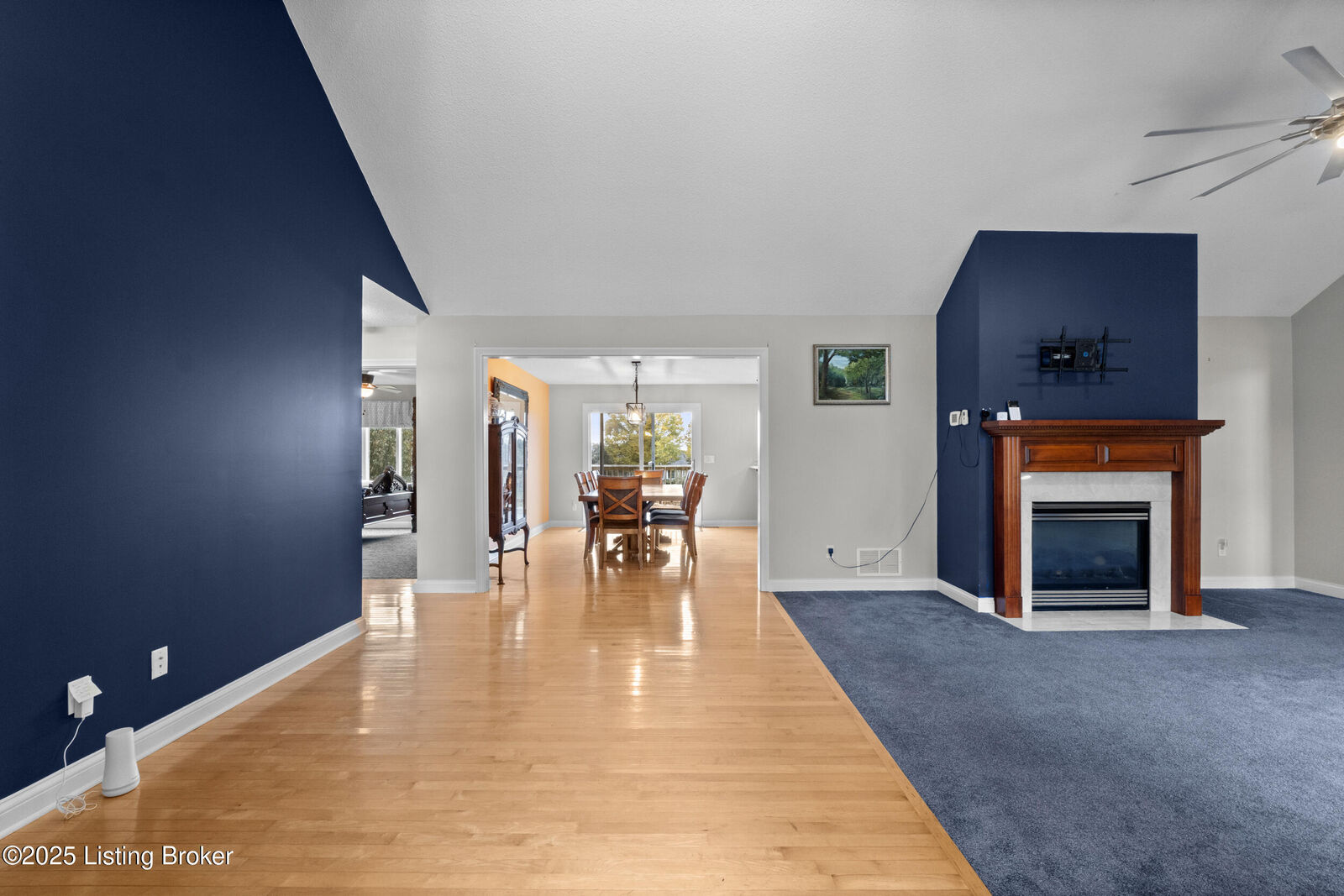 Property Photo: 126 Deep Springs Dr KY 40004