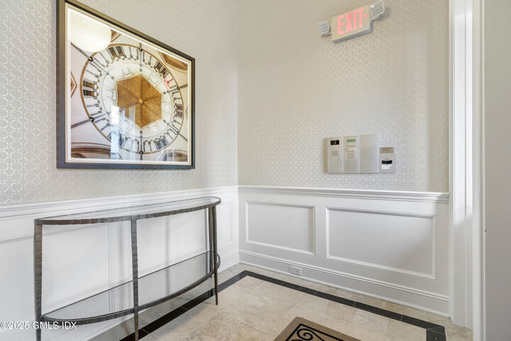 Property Photo:  2 E Elm Street 42  CT 06830 