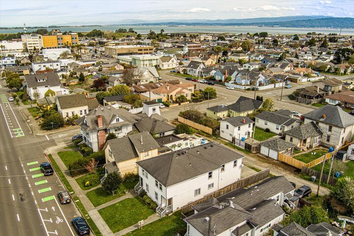 Property Photo: 917 I Street CA 95501