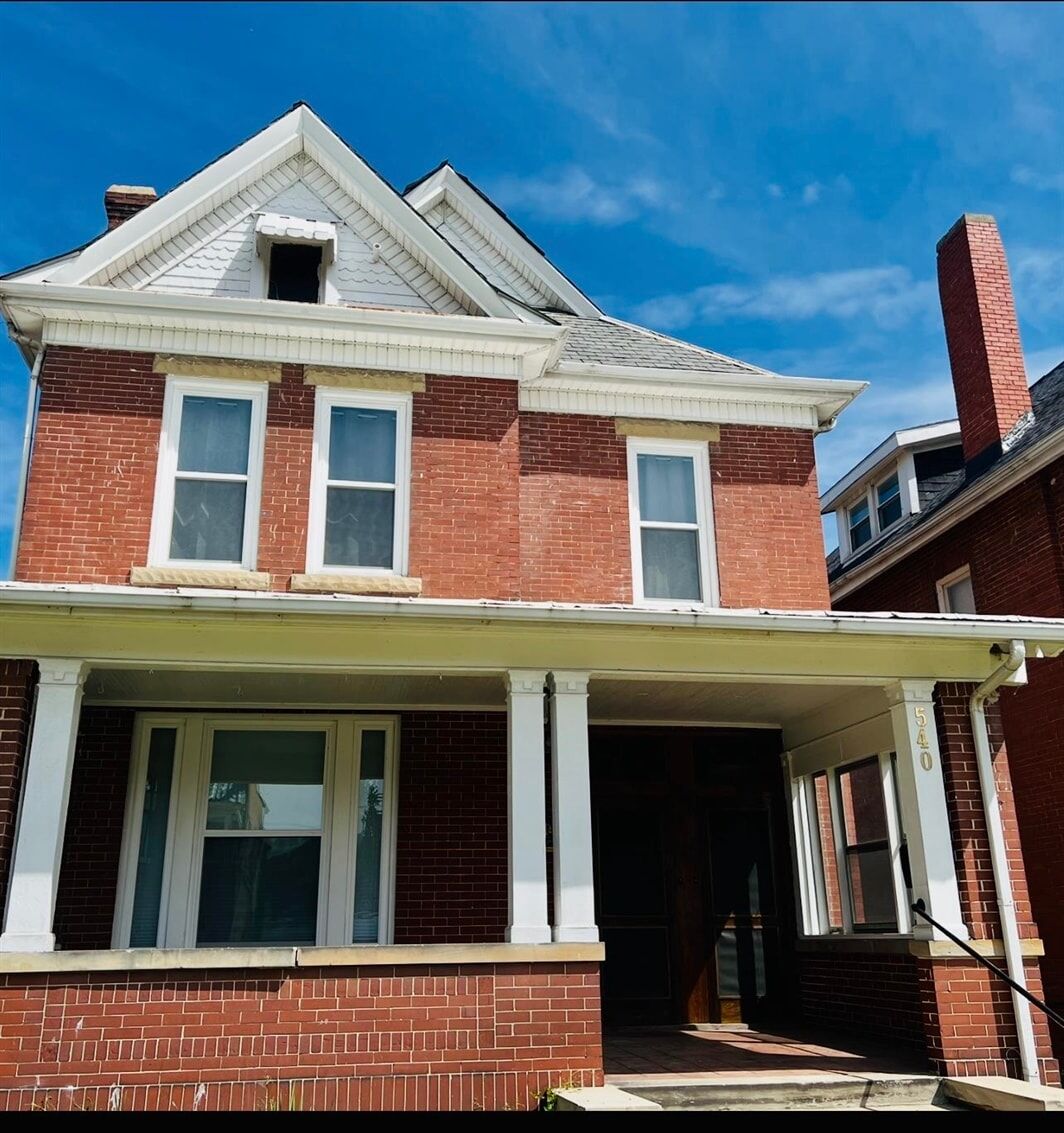 Property Photo: 540 &Amp 540 1/2 6th Avenue WV 25701