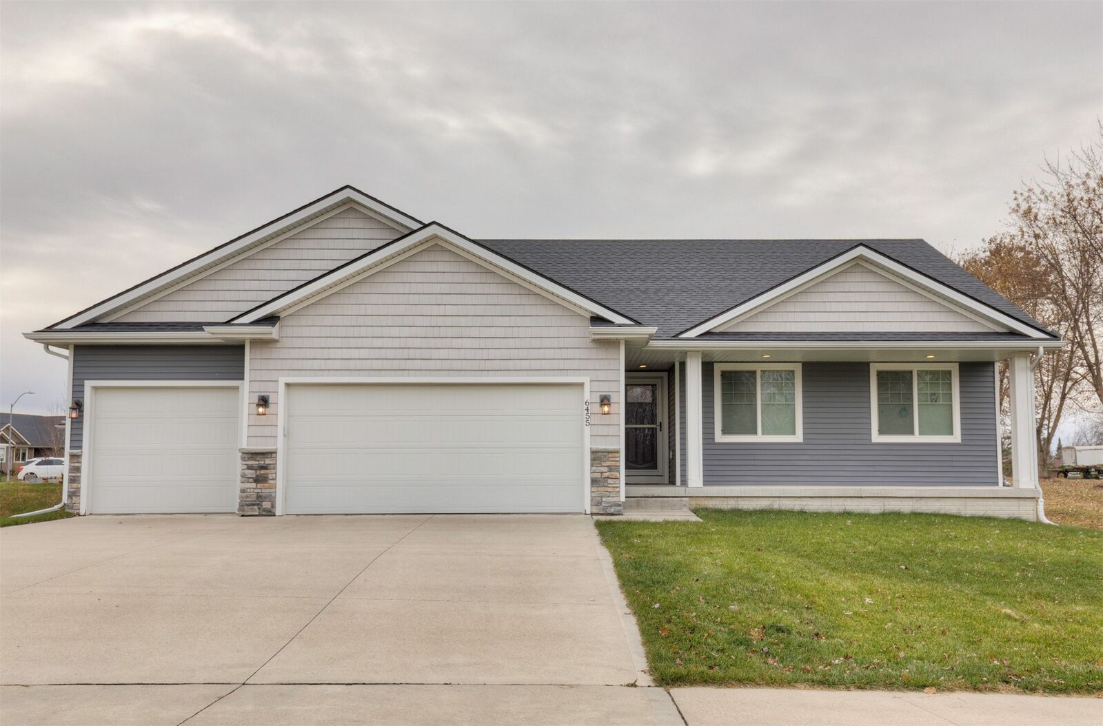 Property Photo: 6455 Sunlight Drive IA 50327