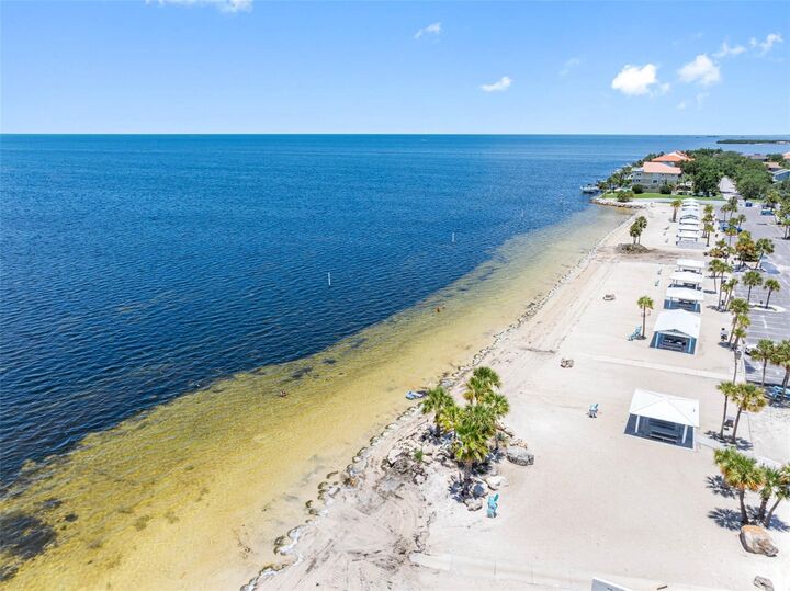 Property Photo:  5089 Royal Palms Way 202  FL 34652 