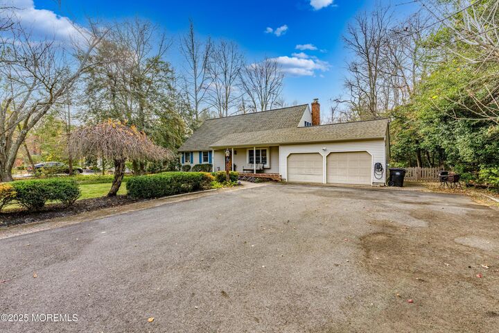 Property Photo:  6 Friar Tuck Drive  NJ 08055 