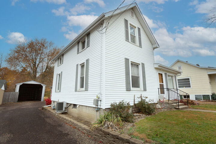 Property Photo:  305 N Green Street  IL 61561 