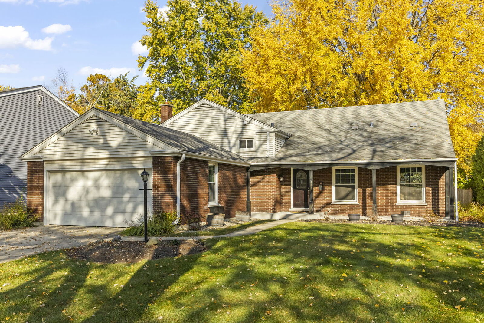 Property Photo:  1217 Evergreen Avenue  IL 60540 