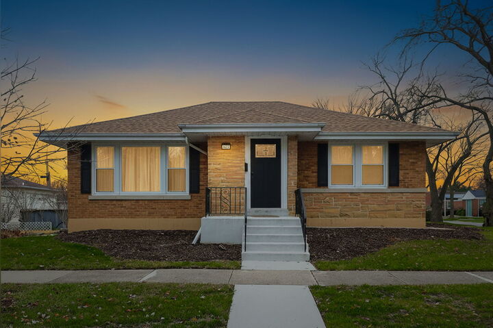 Property Photo:  1601 Bristol Avenue  IL 60154 