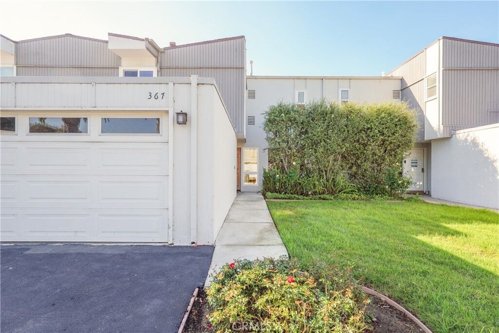 Property Photo:  367 Grenoble Lane  CA 92627 