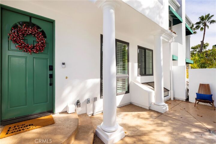 Property Photo:  7401 Seabluff 102  CA 92648 