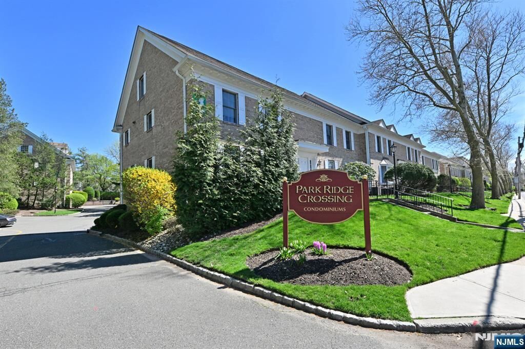Property Photo:  55 Maple Avenue 55B  NJ 07656 