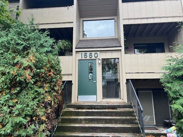 Property Photo:  1660 Cedarwood Drive 139  OH 44145 