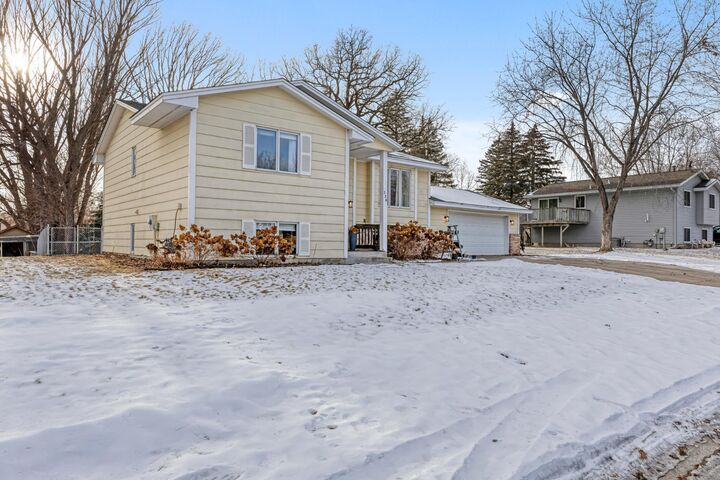 Property Photo: 538 Devonshire Drive MN 55397
