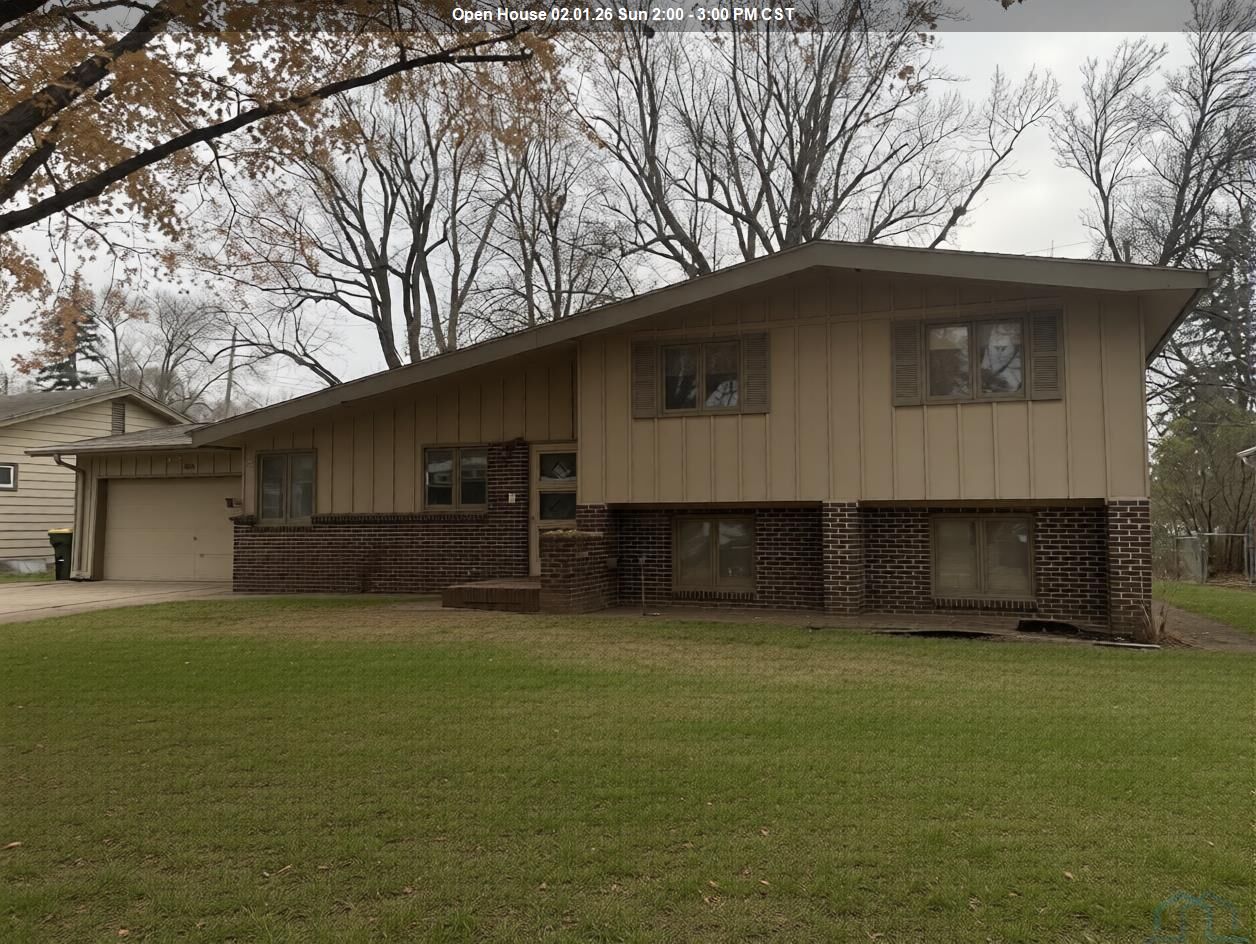 Property Photo: 408 Hampden Ct IA 51104