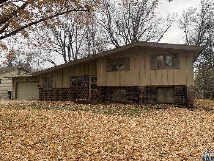 408 Hampden Ct  Sioux City IA 51104 photo