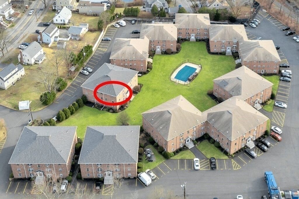 Property Photo:  12 Colonial Village 12  MA 02474 