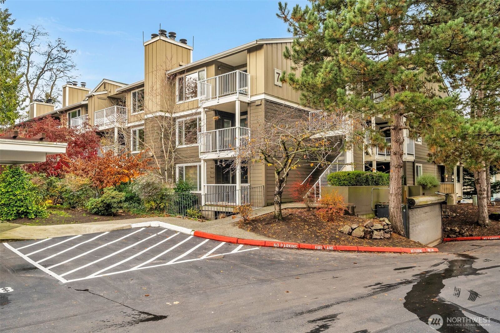 Property Photo: 300 N 130th Street 7203 WA 98133