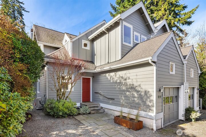 Property Photo:  171  Wallace Way NE B  WA 98110 