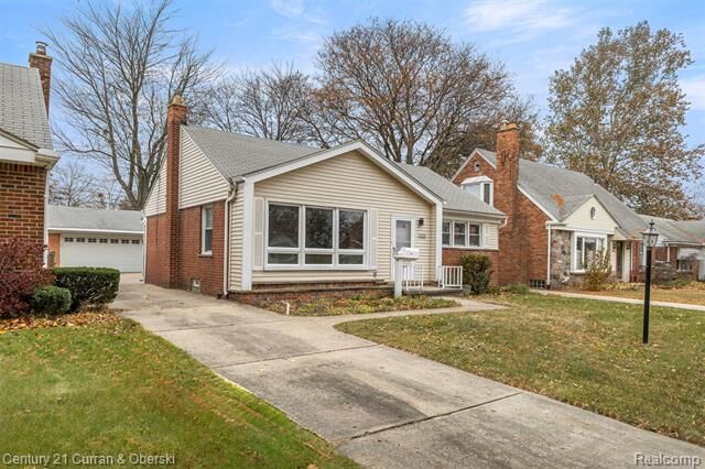 Property Photo: 1606 Linden Street MI 48124