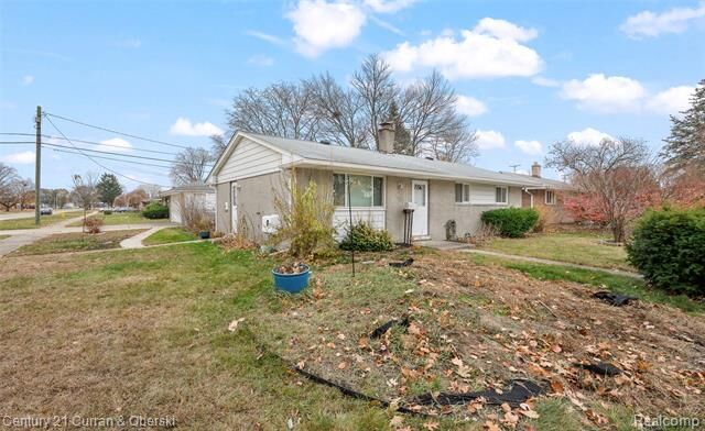 Property Photo: 35886 Thames Street MI 48186