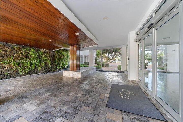 Property Photo: 9102 W Bay Harbor Dr 6-B FL 33154