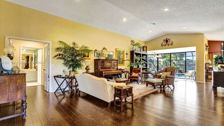 Property Photo: 10858 White Aspen Ln FL 33428