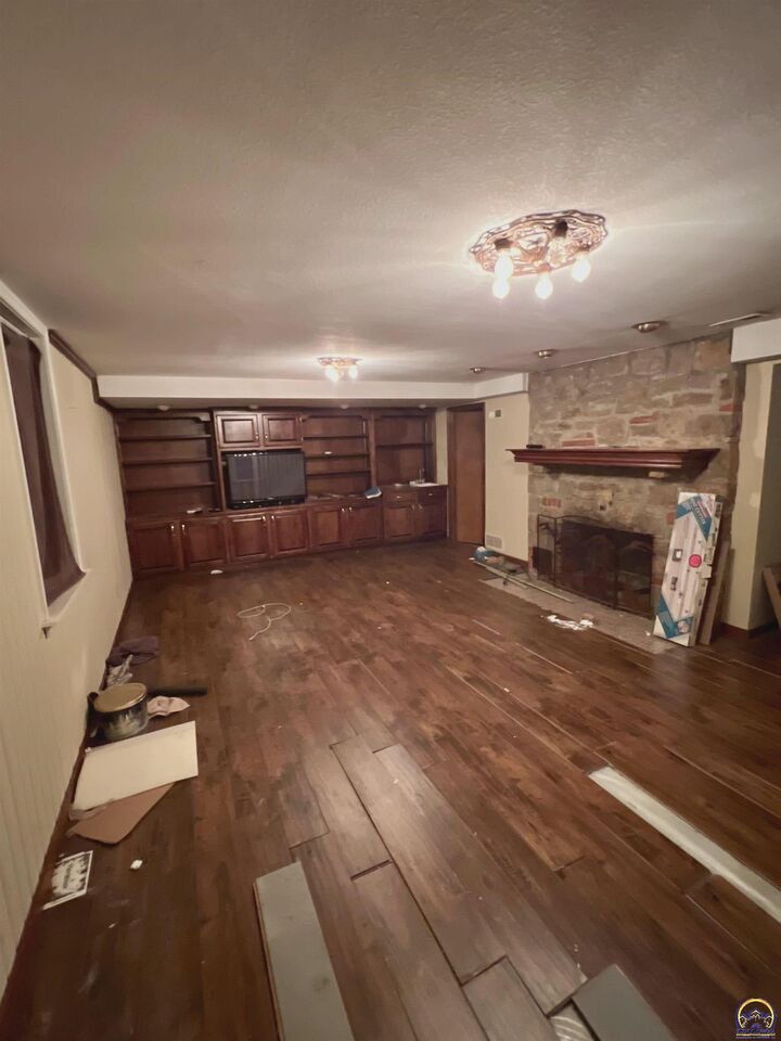 Property Photo:  3516 SW Avalon Ln  KS 66604 