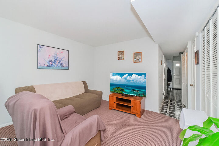 Property Photo:  20 Michael Court  NY 10308 