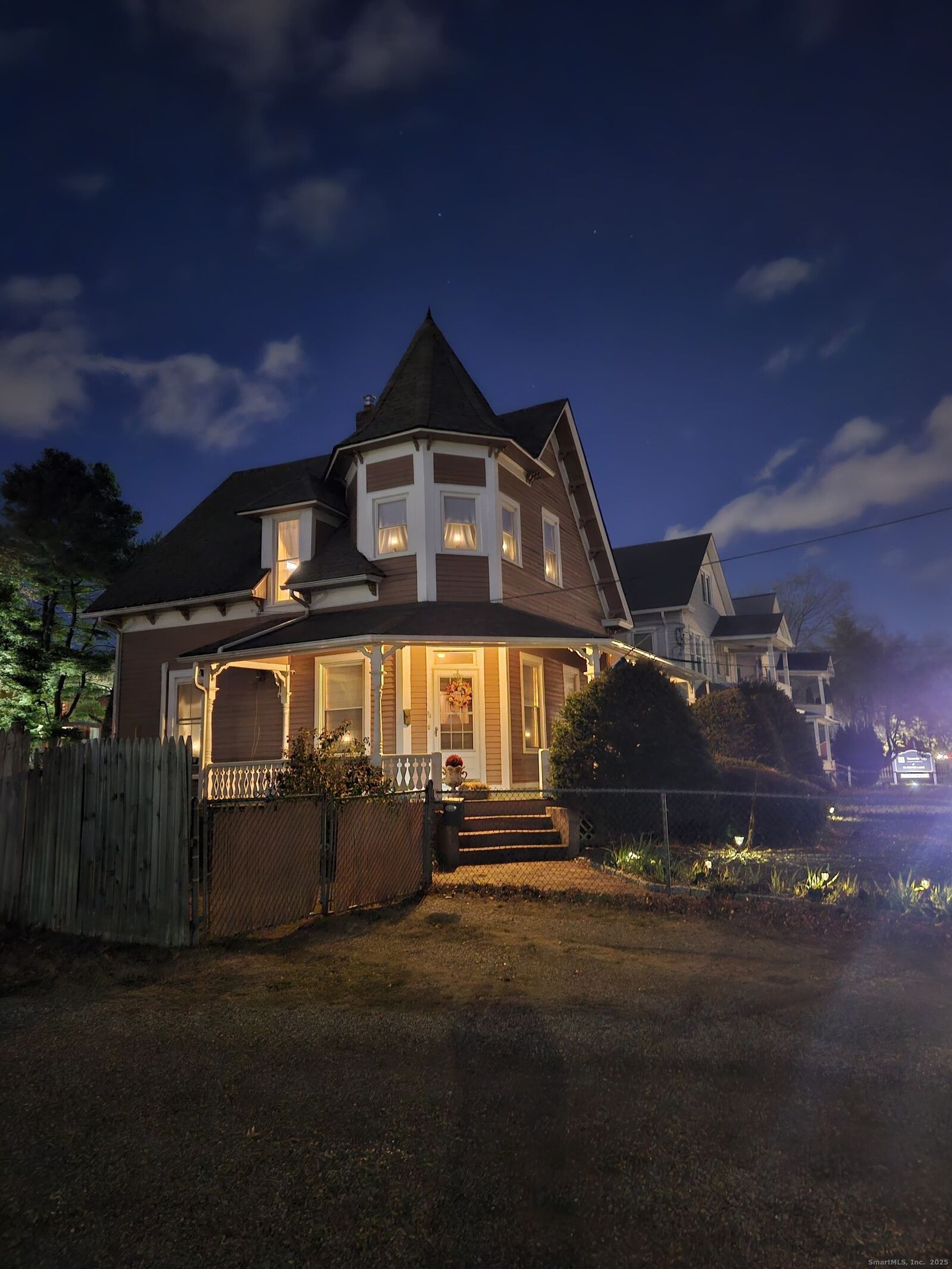 Property Photo: 84 Silver Lane CT 06118