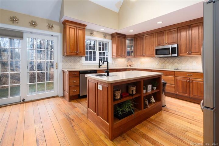 Property Photo:  9 Hill View Lane  CT 06798 