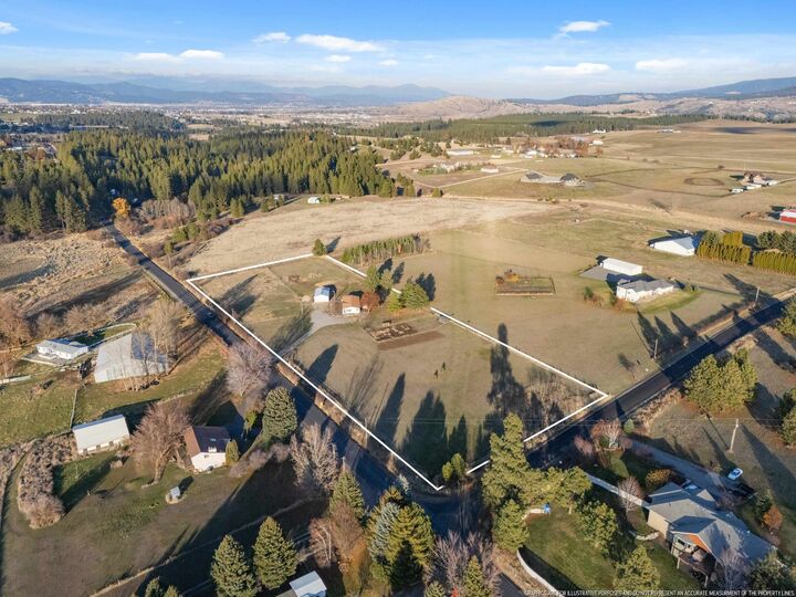 Property Photo:  5519 S Chapman Rd  WA 99016 