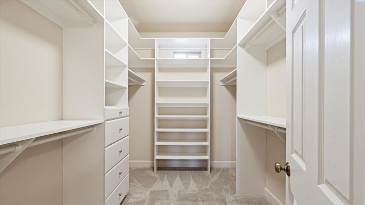 Property Photo:  2595 Tilden Court  WA 99354 