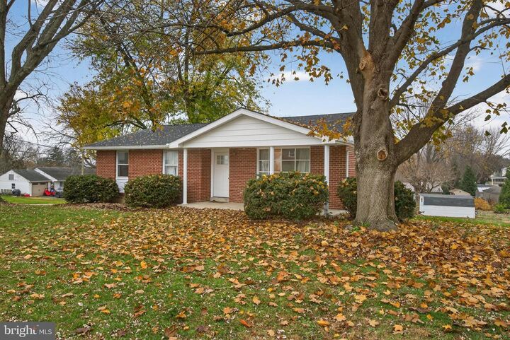 Property Photo: 452 Longfellow Drive PA 17602