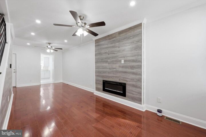 Property Photo:  2033 N Mascher Street  PA 19122 