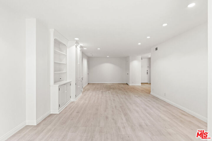 Property Photo:  10747 Wilshire Blvd  CA 90024 
