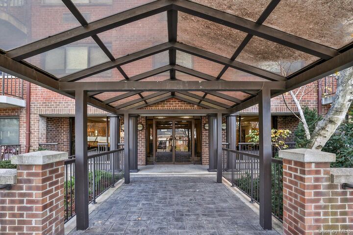 Property Photo:  66 Crisfield Street 3Y  NY 10710 