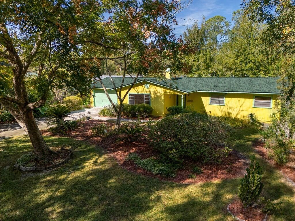 Property Photo: 4510 NW 31st Avenue FL 32606