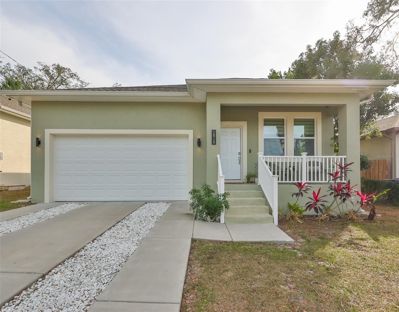 Property Photo:  1819 E Eskimo Avenue  FL 33604 