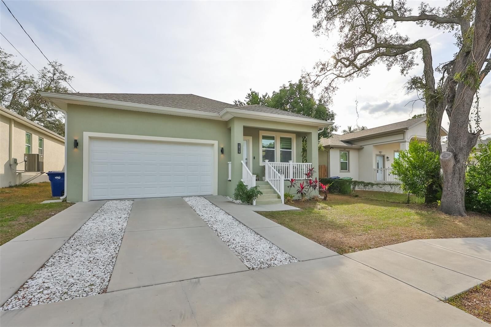 Property Photo:  1819 E Eskimo Avenue  FL 33604 