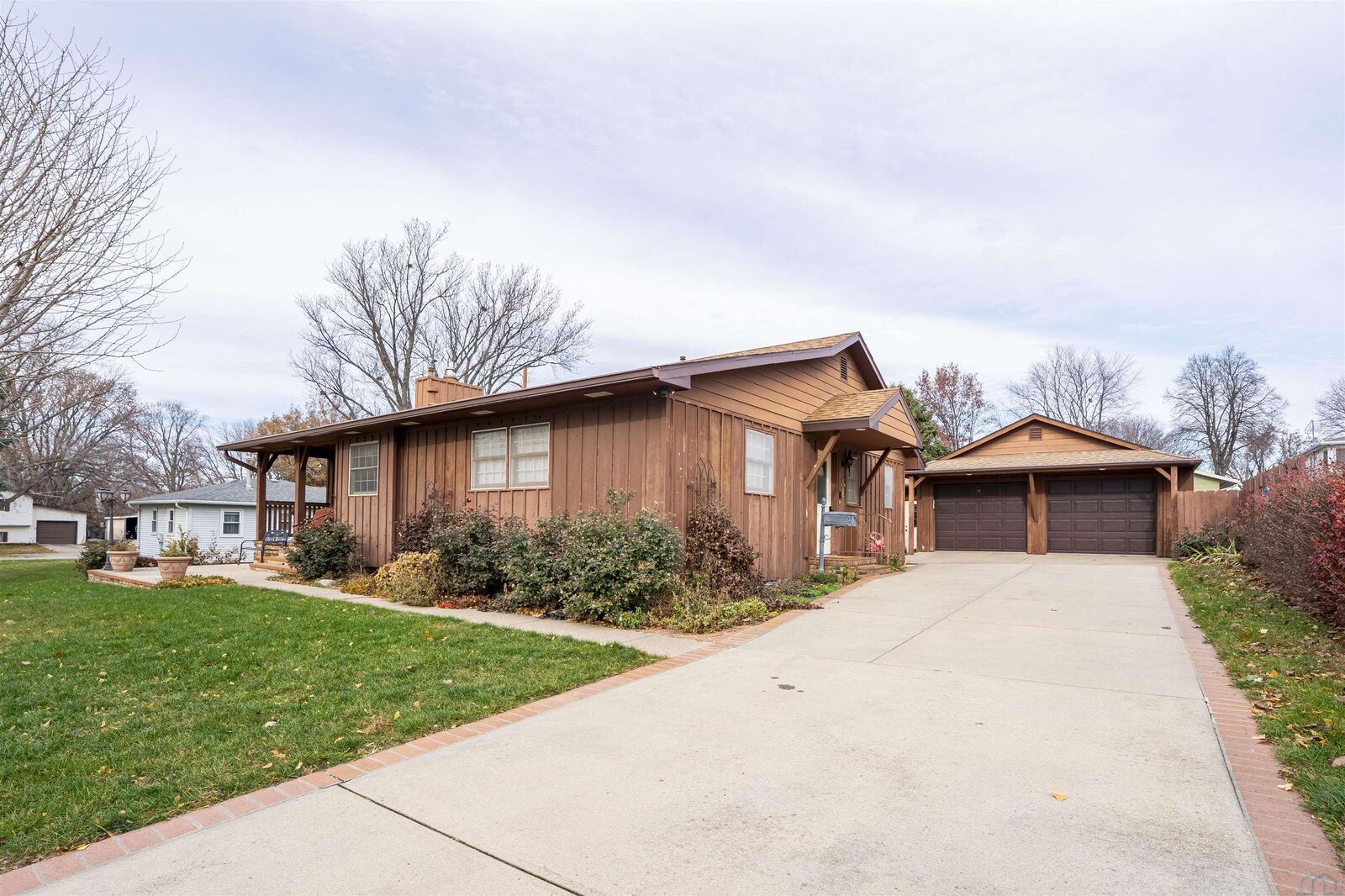 Property Photo:  123 10th St SW  IA 51031 