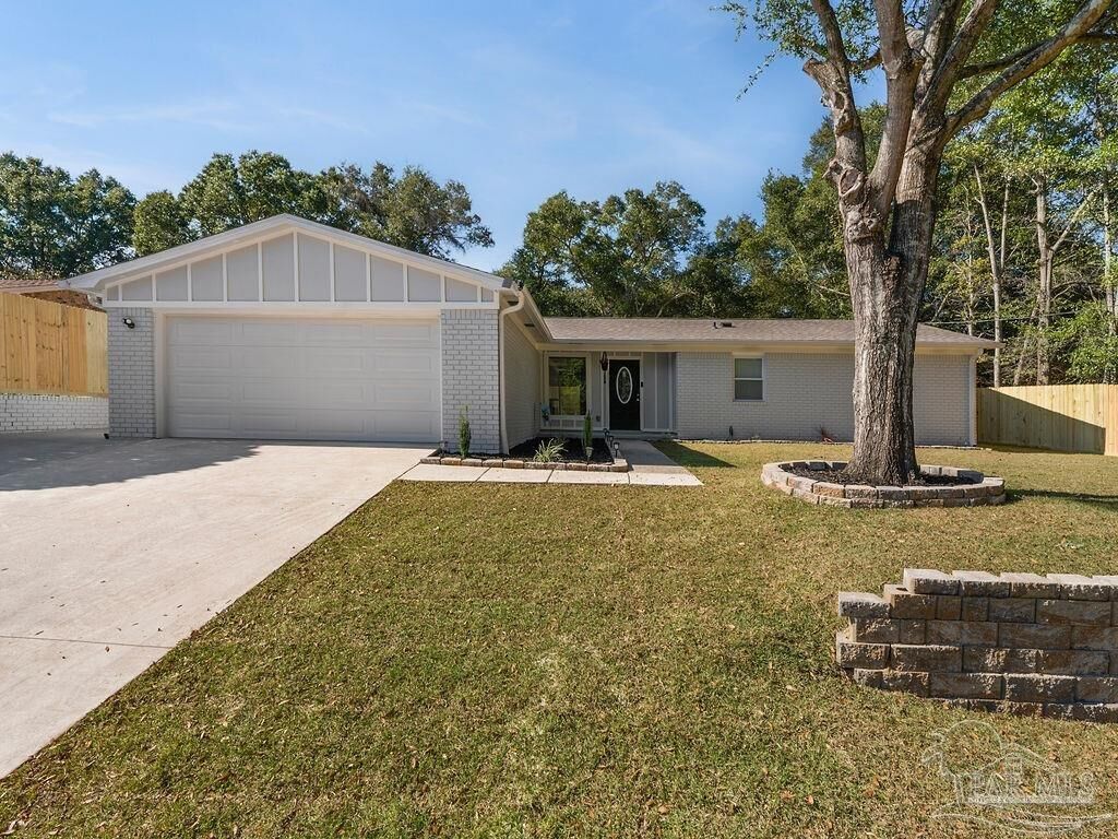 Property Photo:  51 N 60th Ave  FL 32506 